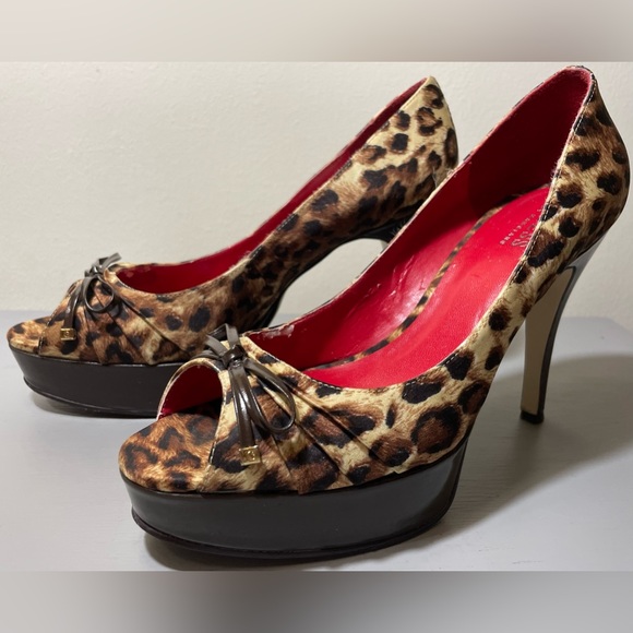 Guess Shoes - GUESS JULES 2 AMINAL PRINT PEEP TOE BOW DETAIL RED LINING PLATFORM PUMP SZ 8.5
